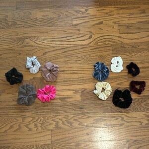 Scrunchie lot includes zipper pocket scrunchies